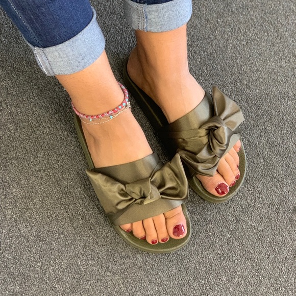 LADIES WIDE BAND OLIVE FRONT BOW COMFY SLIDES - Picture 2 of 8